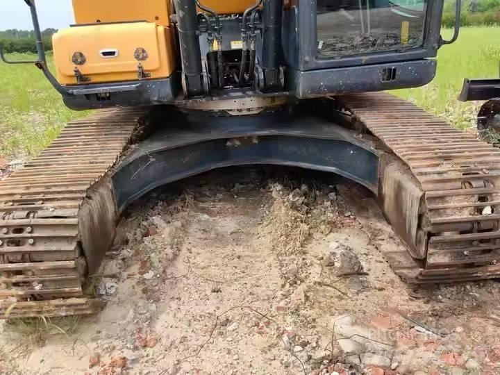 Hyundai 225LVS Pelle sur chenilles