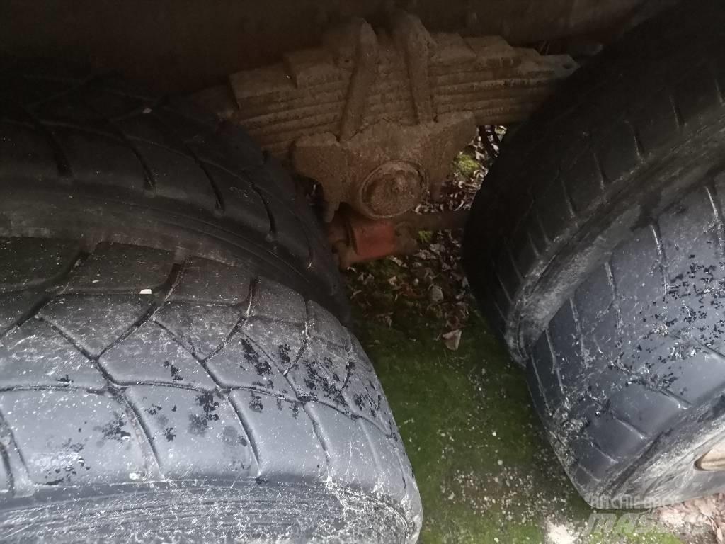 Iveco 260EH 6x6 Camion benne