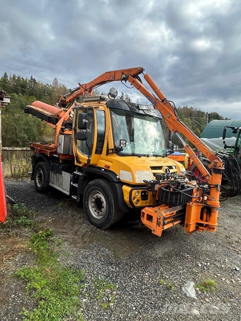 Unimog U427 Camions et véhicules municipaux