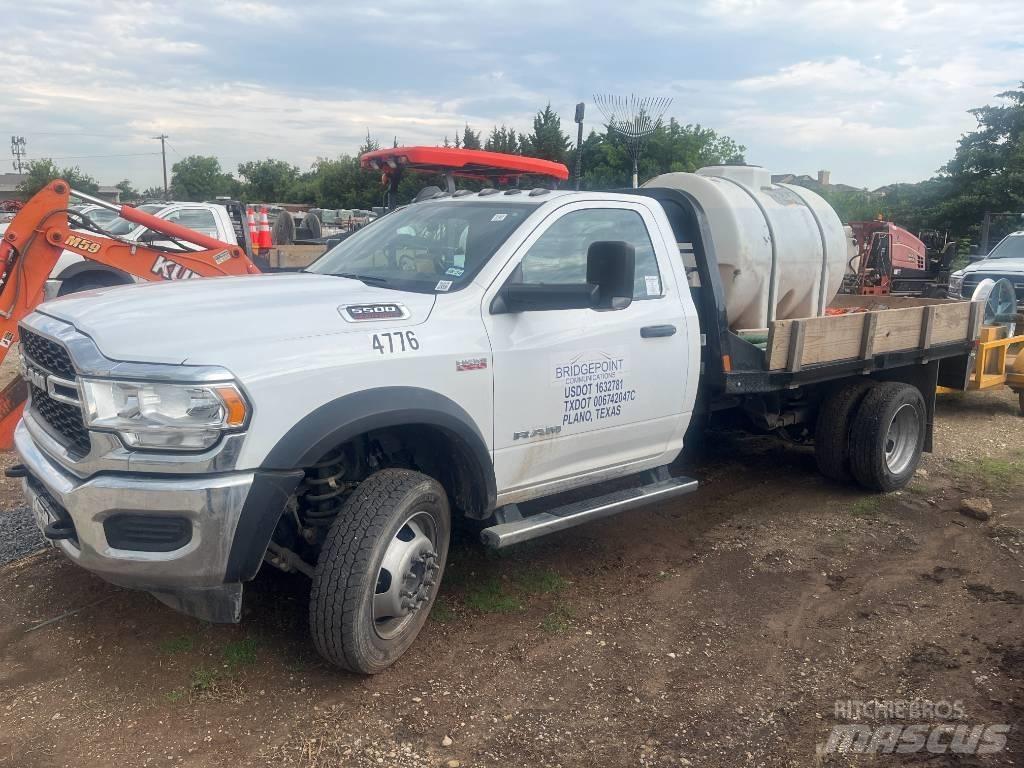 RAM 5500 Camion plateau
