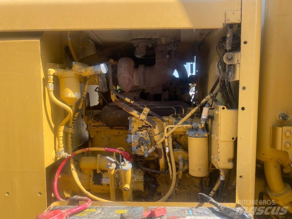 CAT 120 G Niveleuse