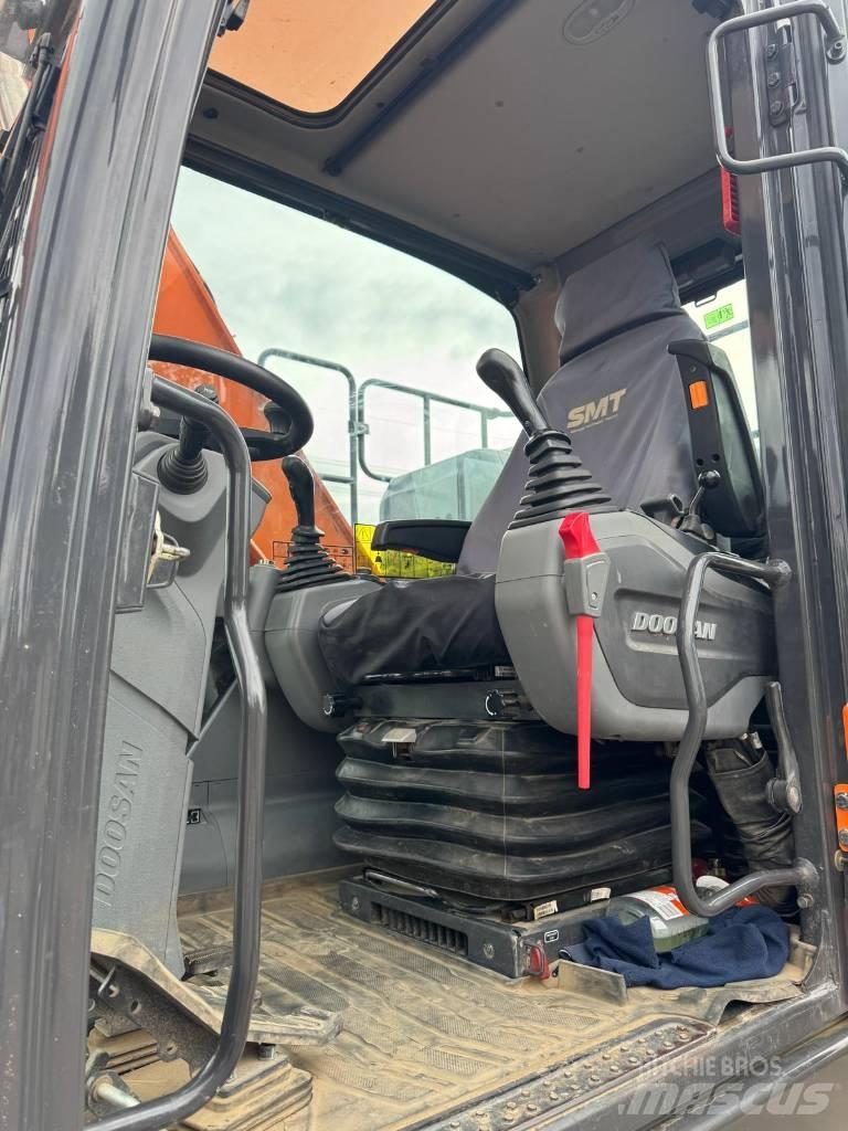 Doosan DX165WR-7 Pelle sur pneus