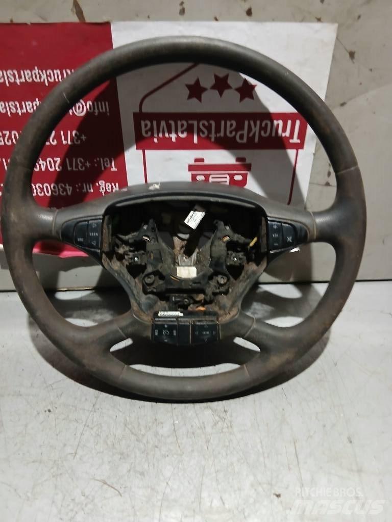 Scania P 420    1495393 Cabines