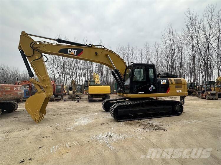CAT 325D2 Pelle sur chenilles