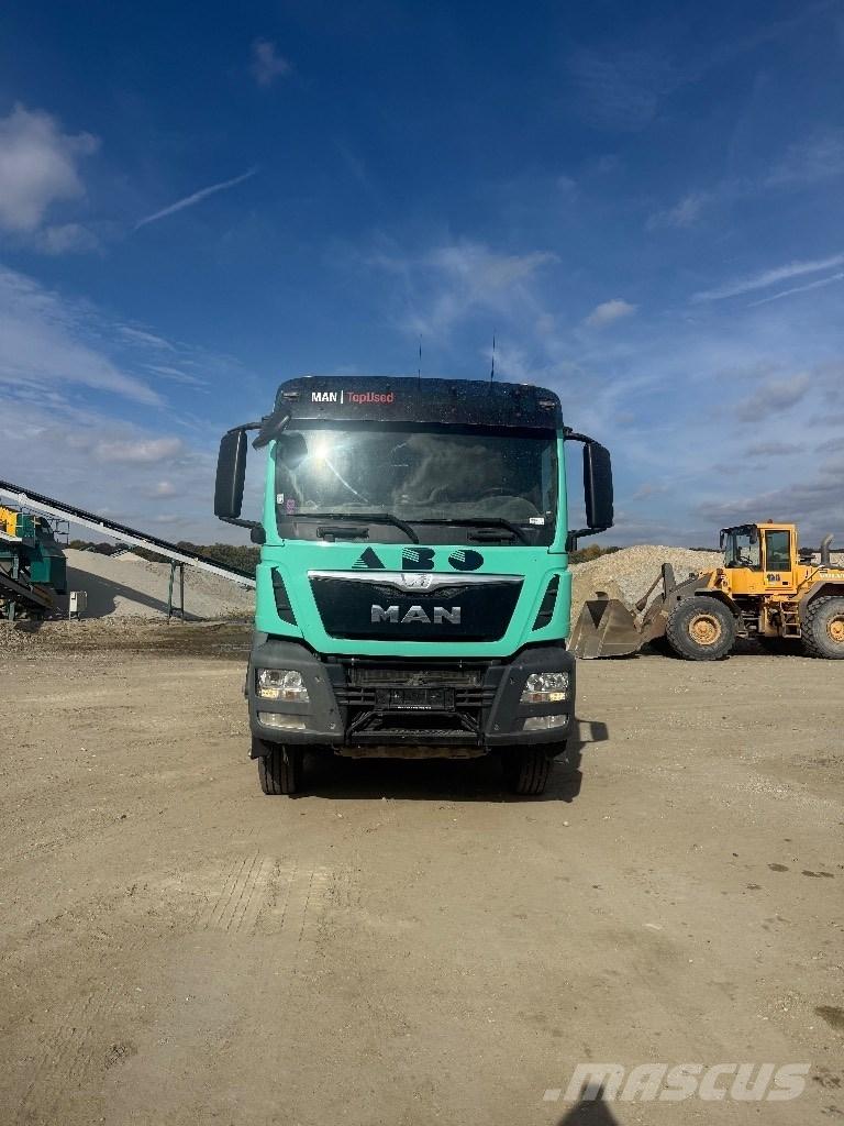 MAN 35.440 Camion benne
