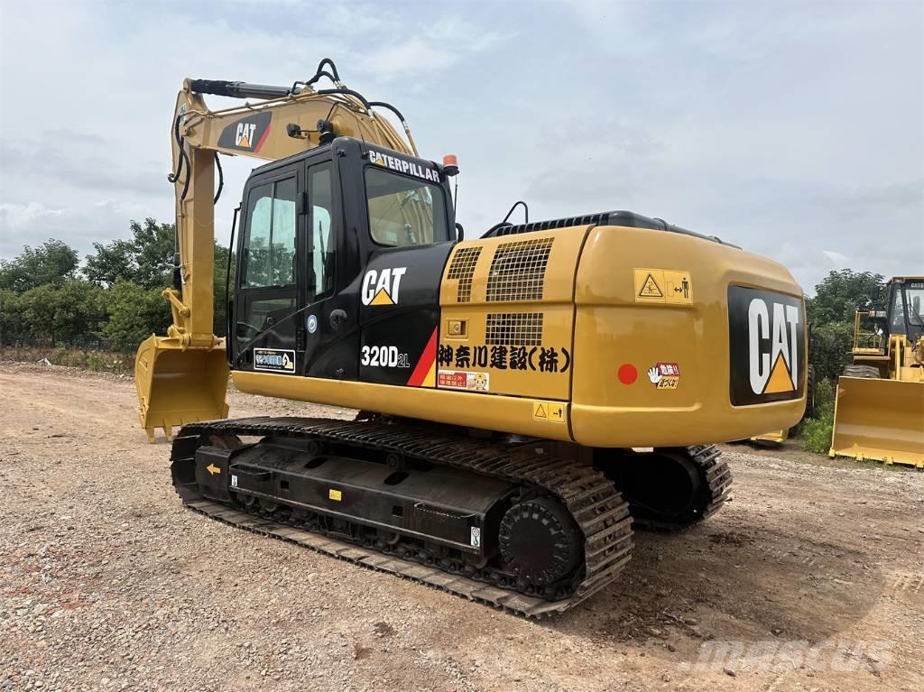 CAT 320 D2L Pelle sur chenilles