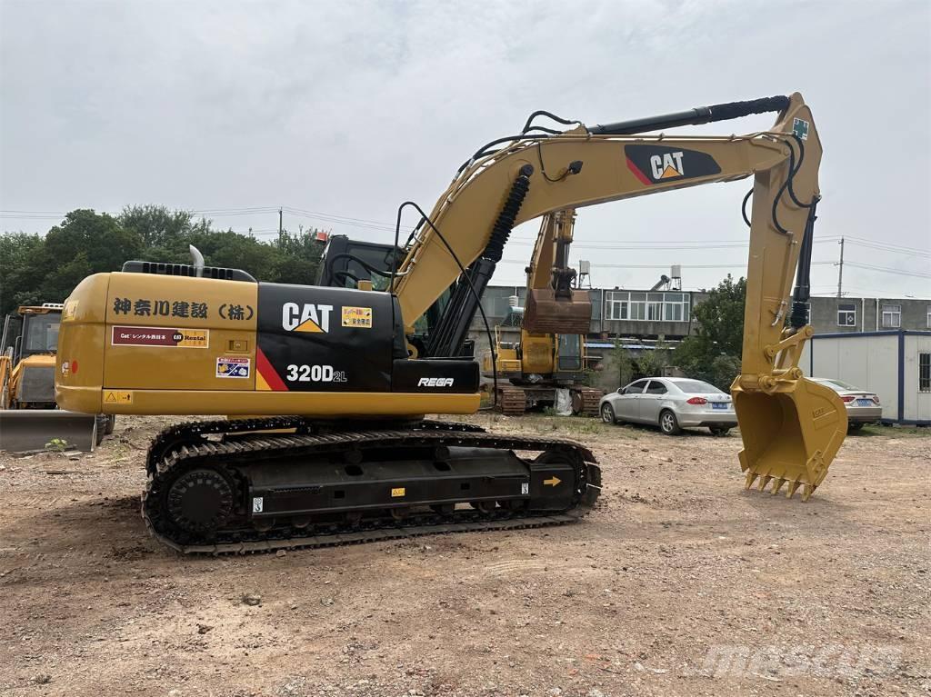 CAT 320 D2L Pelle sur chenilles