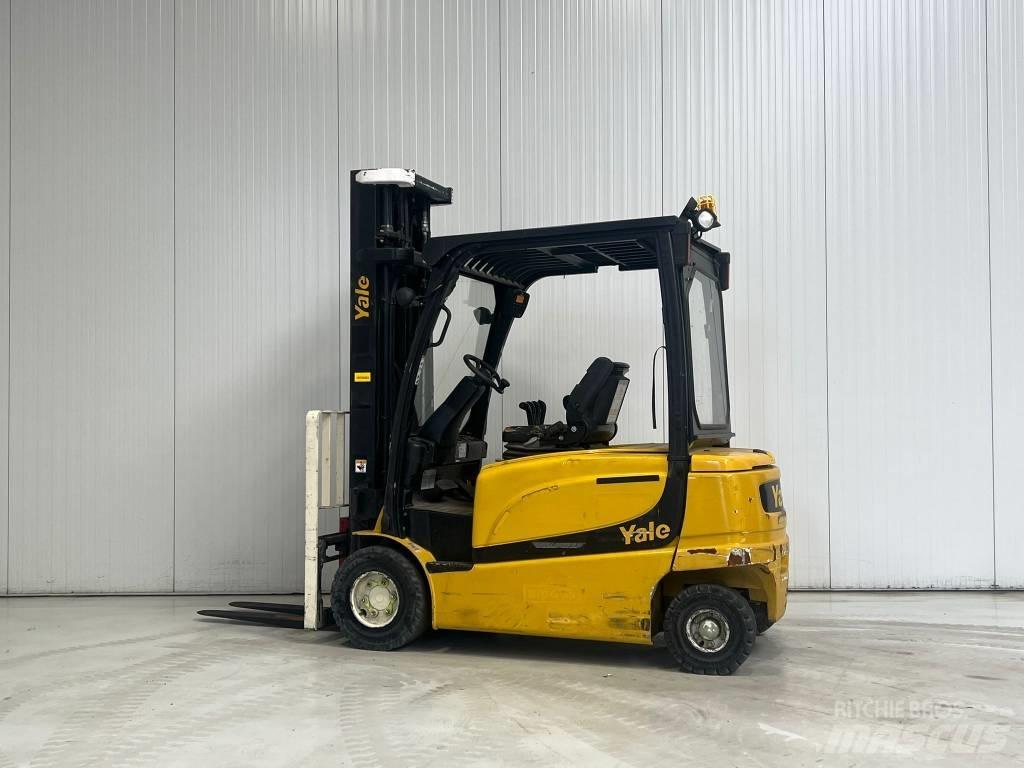 Yale ERP30VL Chariots élévateurs électriques