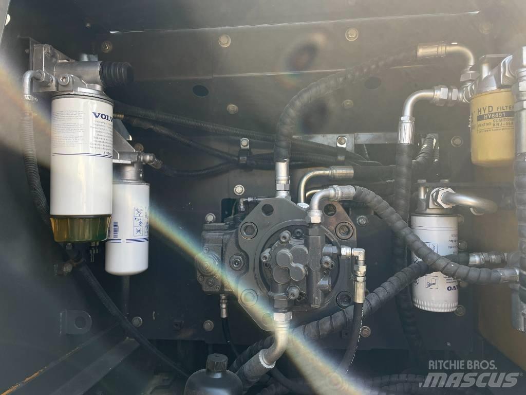 Volvo 210 Pelle sur chenilles