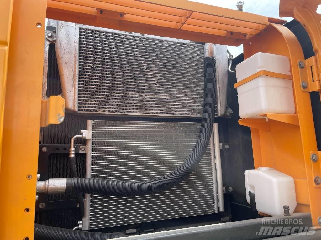 Hyundai 225LC-9S Pelle sur chenilles