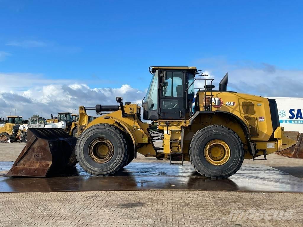 CAT 966 Chargeuse sur pneus