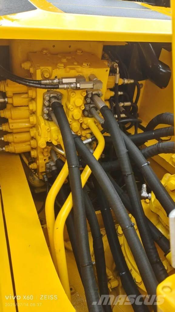 Komatsu PC 220-7 Pelle sur chenilles