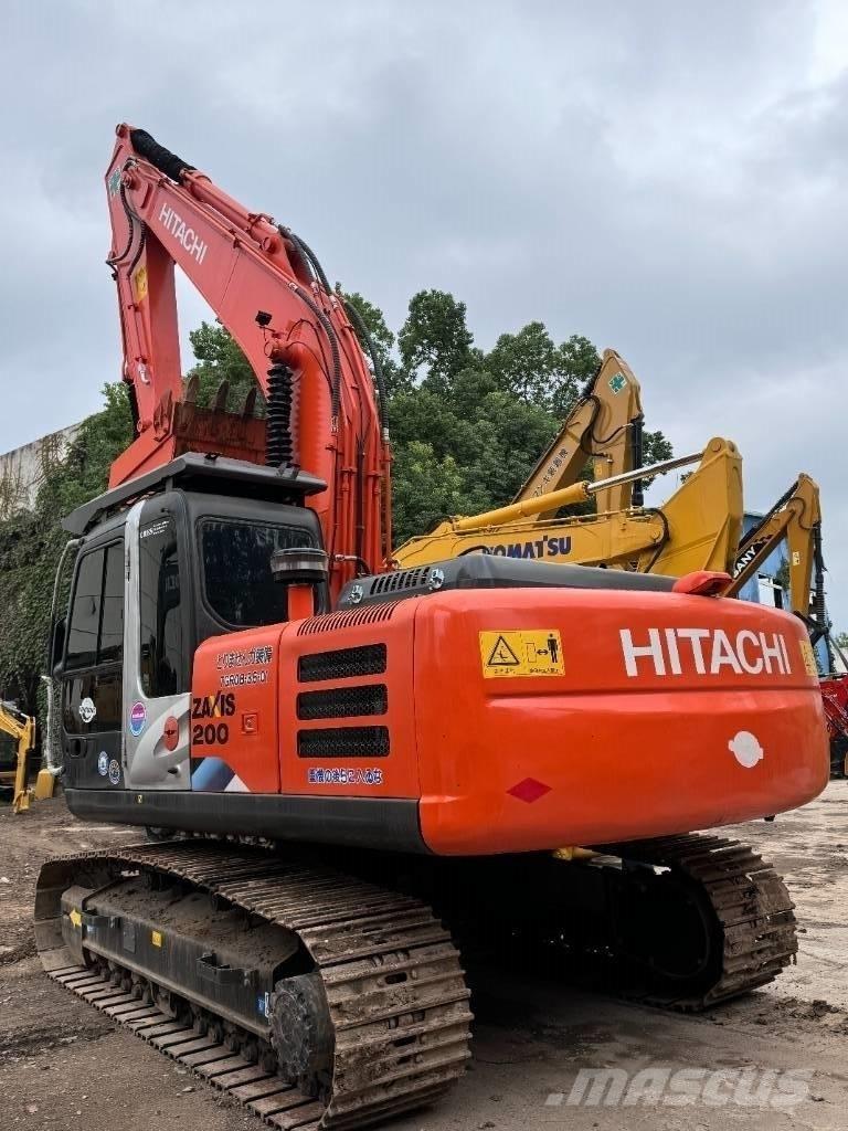 Hitachi ZX 200 Pelle sur chenilles