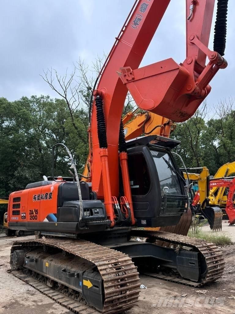 Hitachi ZX 200 Pelle sur chenilles