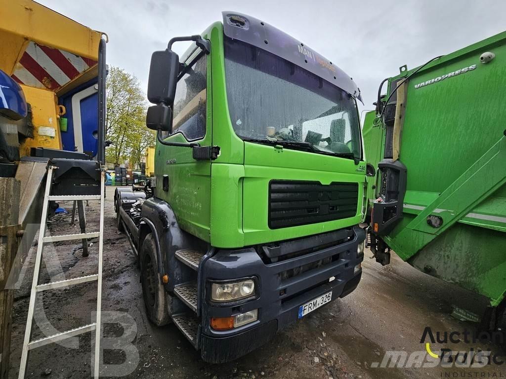 MAN TGA26.350 Camion benne