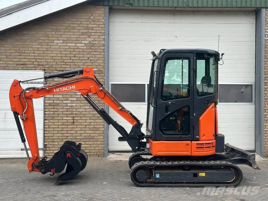 Hitachi ZX26U-6CR Mini pelle < 7t