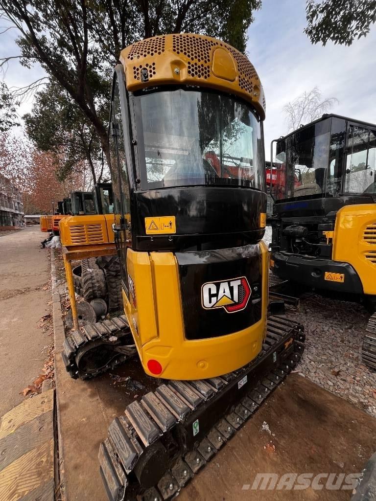 CAT 302 Pelle sur chenilles