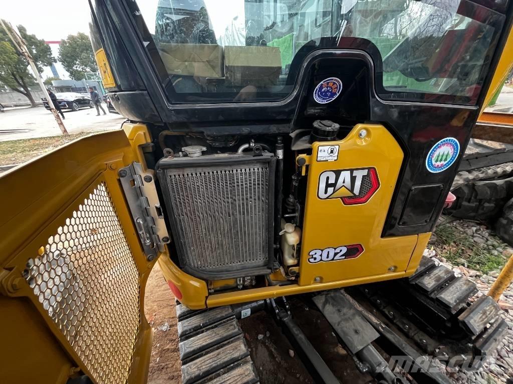 CAT 302 Pelle sur chenilles