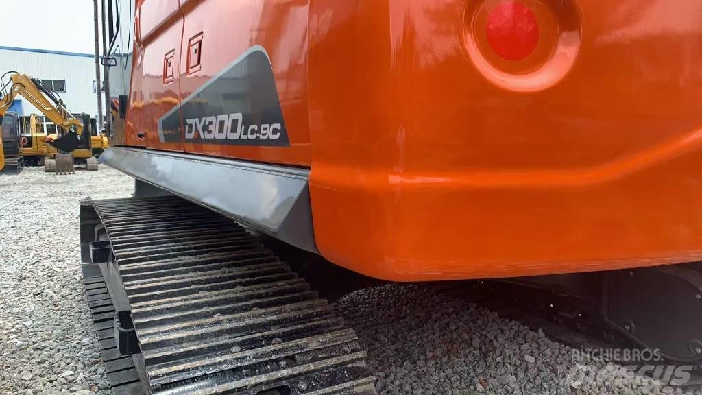 Doosan DX 300 Pelle sur chenilles
