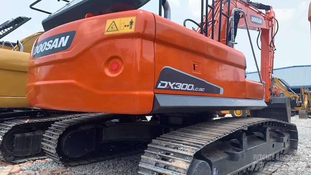 Doosan DX 300 Pelle sur chenilles