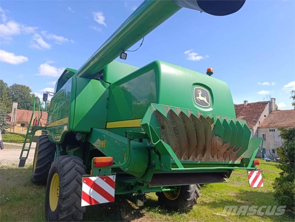 John Deere W650 Moissonneuse batteuse