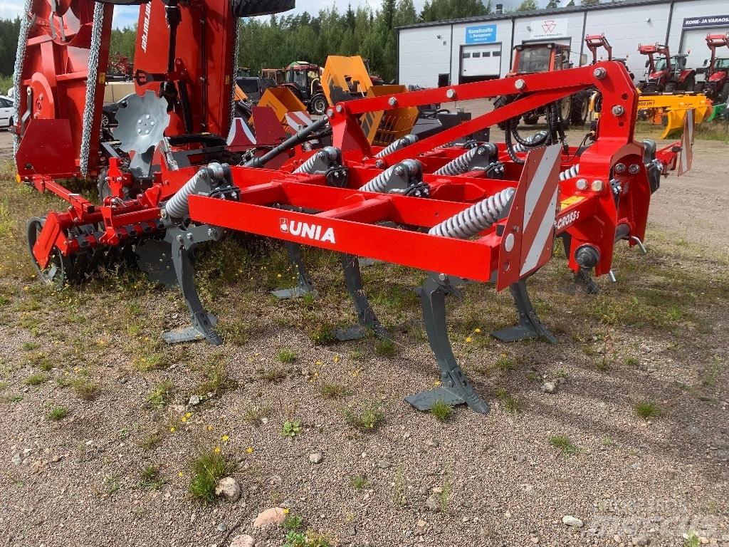 Unia Cross S 3 Déchaumeur, cultivateur