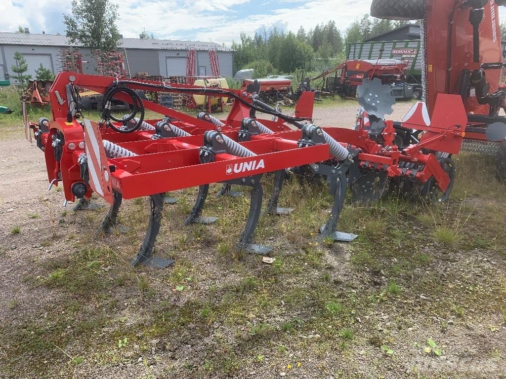 Unia Cross S 3 Déchaumeur, cultivateur