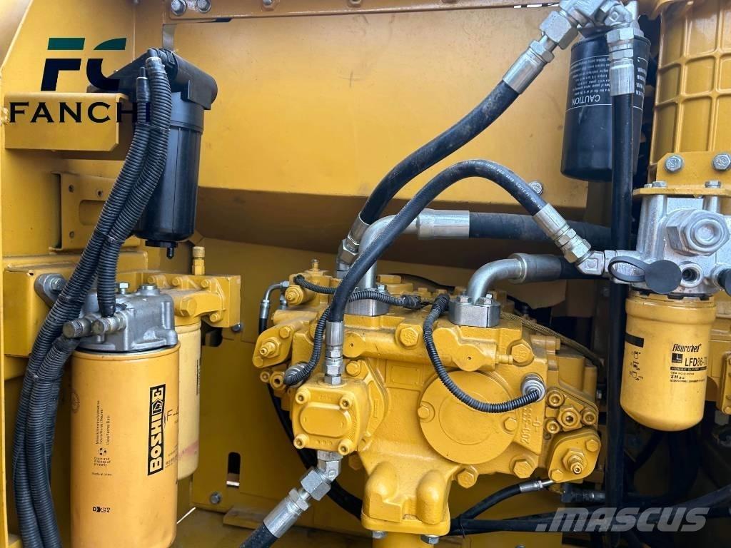 CAT 320d2 Pelle sur chenilles