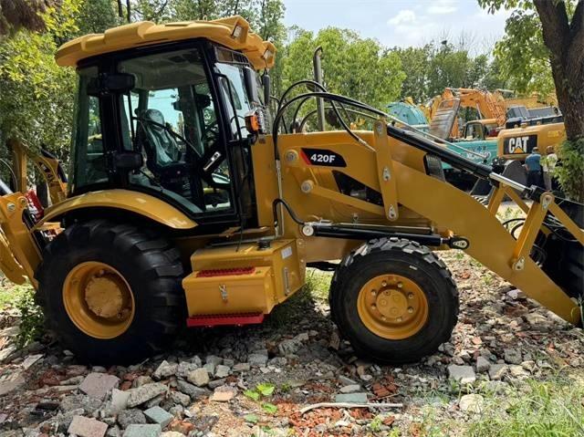 CAT 420 F Tractopelle