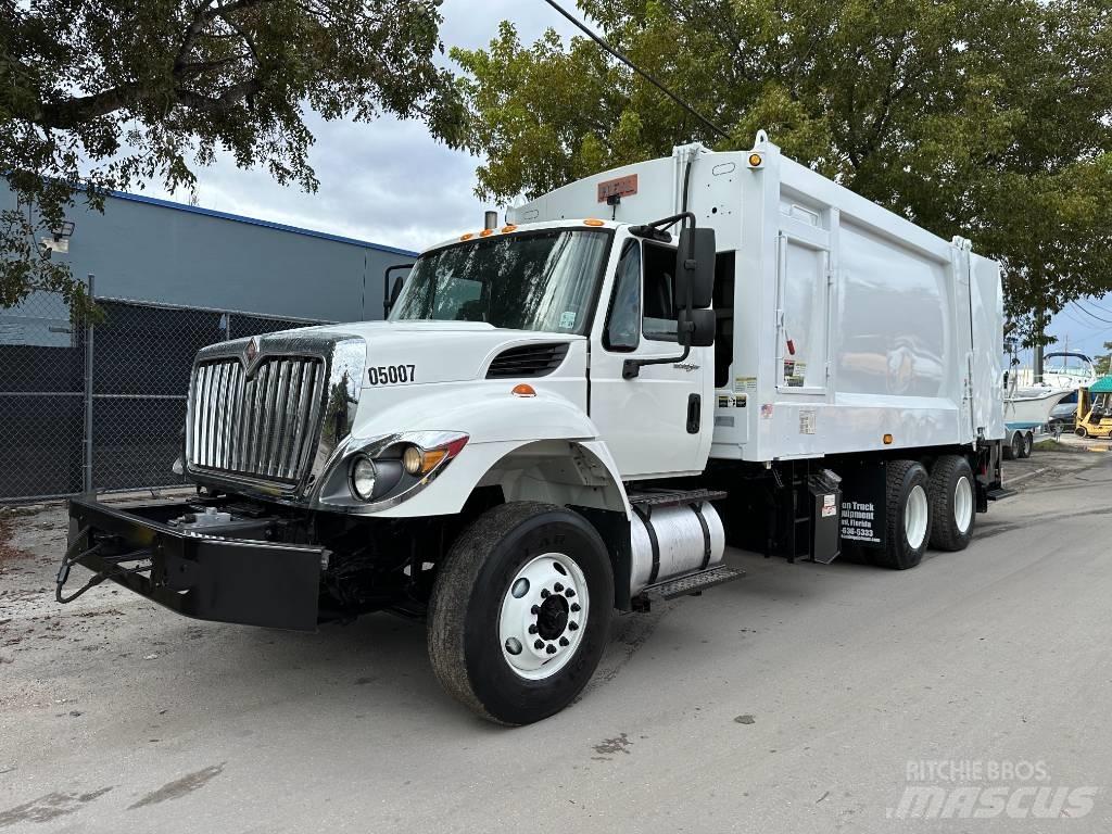 International 7400 Camion poubelle