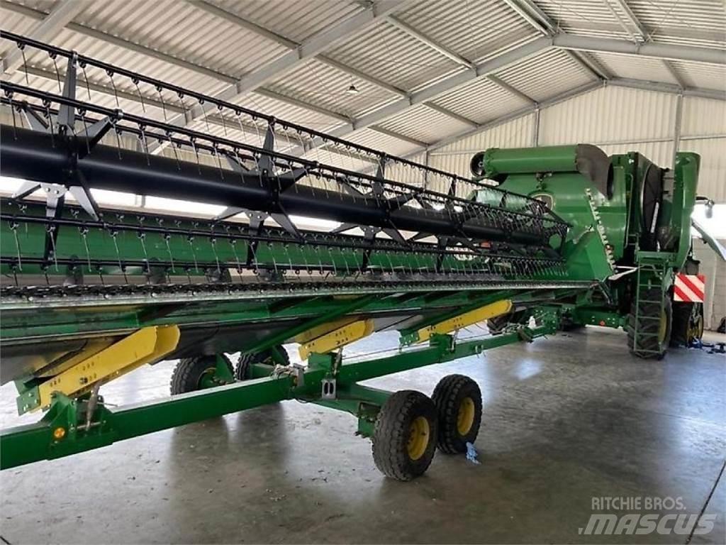 John Deere S 680 Moissonneuse batteuse