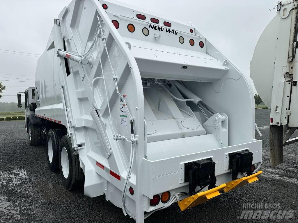 CCC New Way Camion poubelle