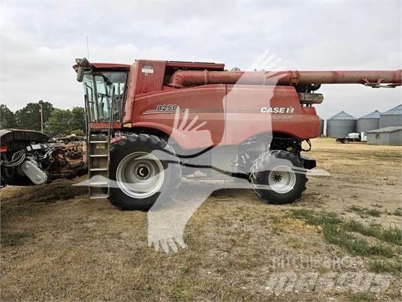 Case IH 8250 Moissonneuse batteuse