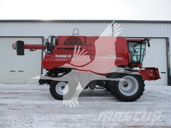 Case IH 8250 Moissonneuse batteuse
