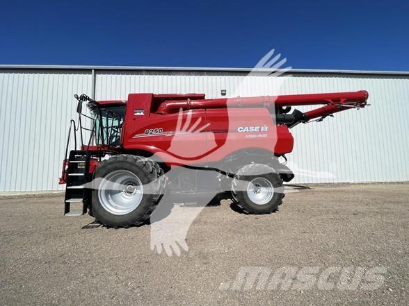 Case IH 8250 Moissonneuse batteuse