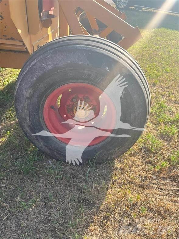 Haybuster 2650 Autres matériels de fenaison