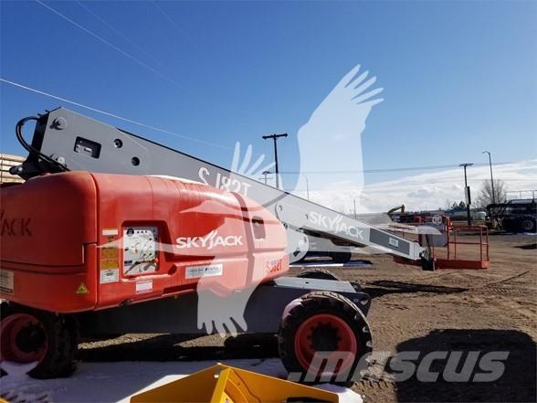 SkyJack SJ82T Nacelles télescopiques