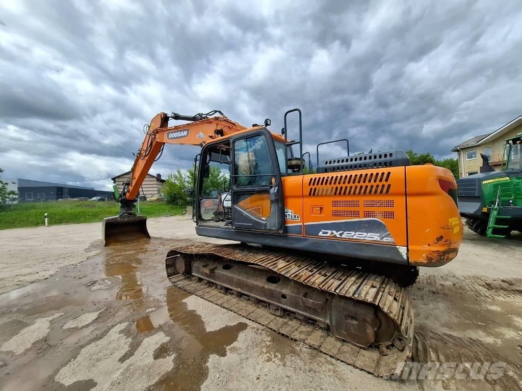 Doosan DX 225 LC-5 Pelle sur chenilles