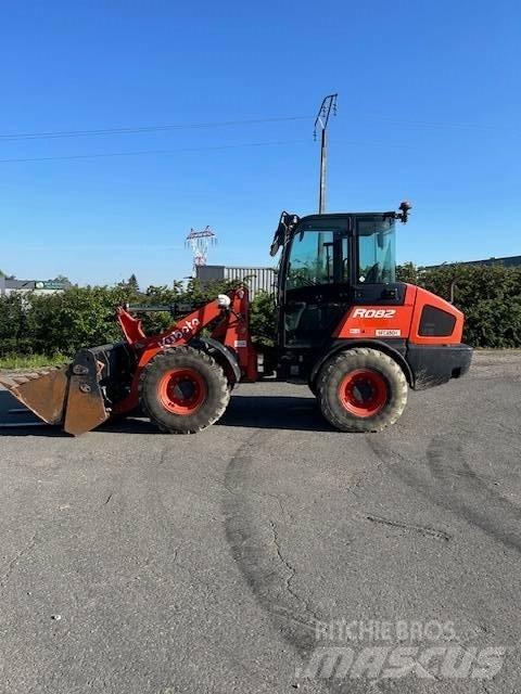 Kubota R 082 Chargeuse sur pneus