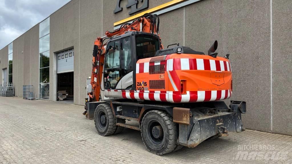 Hitachi ZX 140 W-5 Pelle sur pneus