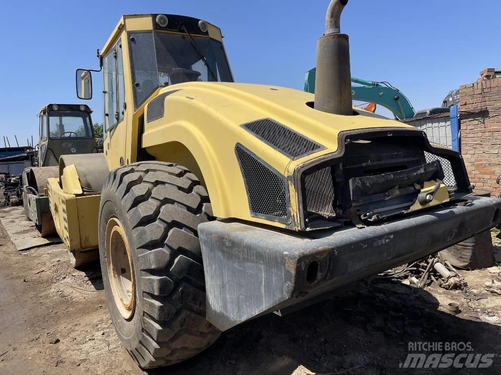 Bomag 226-4 Rouleaux monocylindre