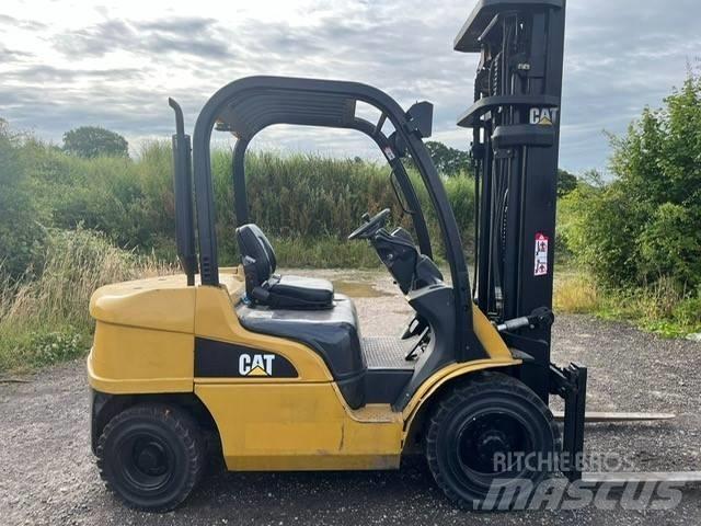 CAT DP 30 N Chariots diesel