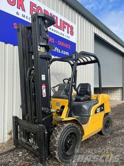 CAT DP 30 N Chariots diesel