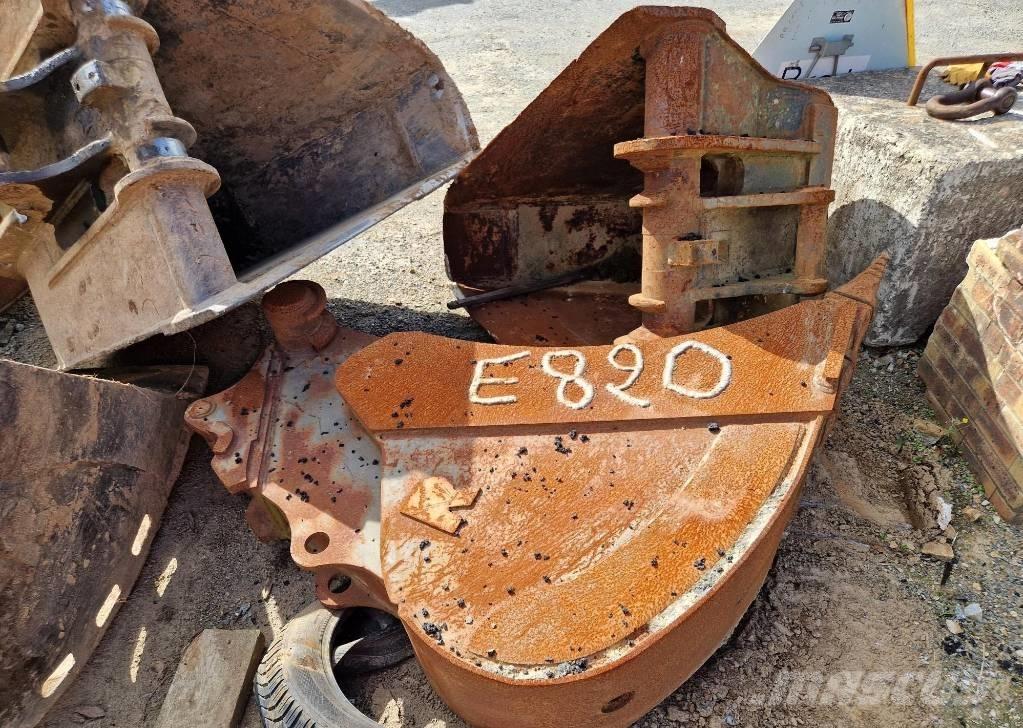 JCB JS 145 W Pelle sur pneus