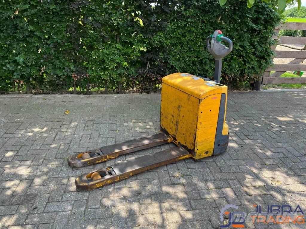 Jungheinrich EJE 118 Gerbeur accompagnant