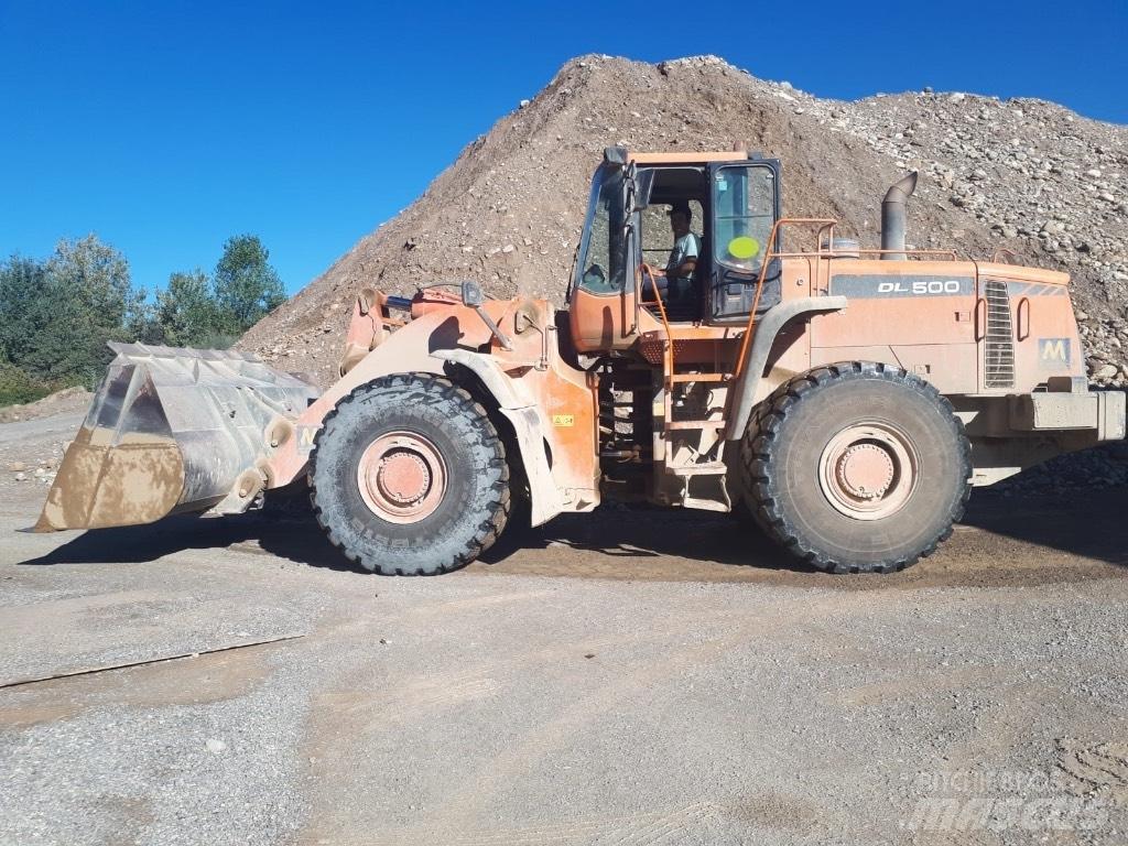 Doosan DL 500 Chargeuse sur pneus