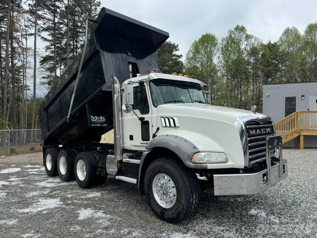 Mack GU813 Camion benne