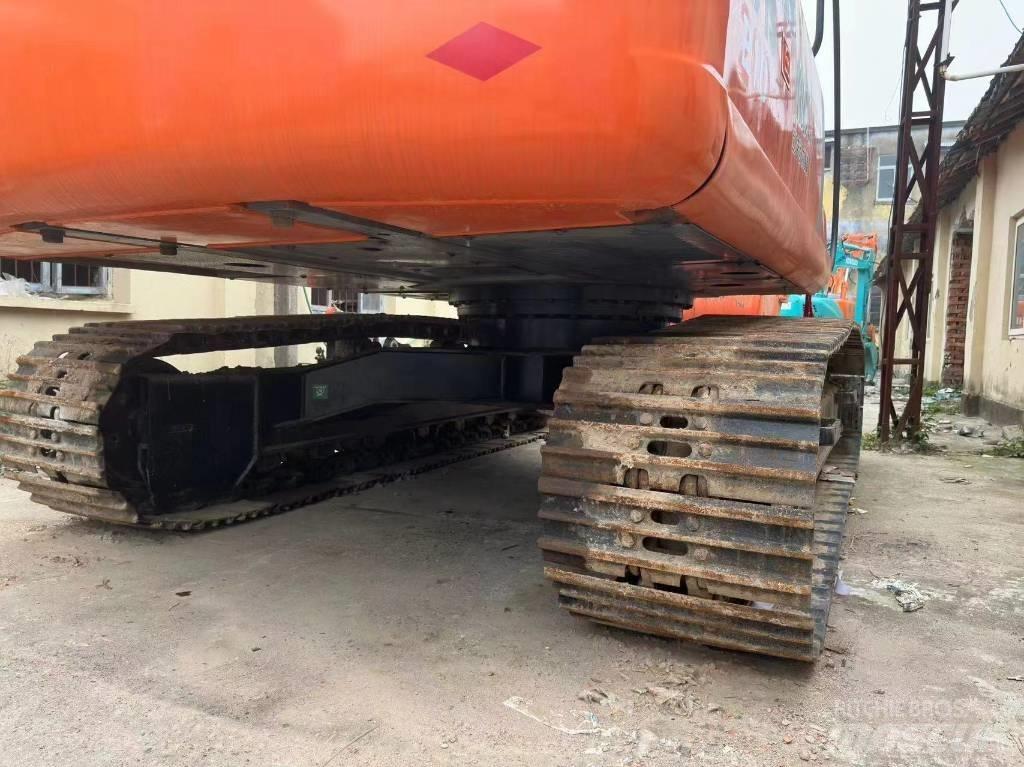 Hitachi ZX 210 Pelle sur chenilles