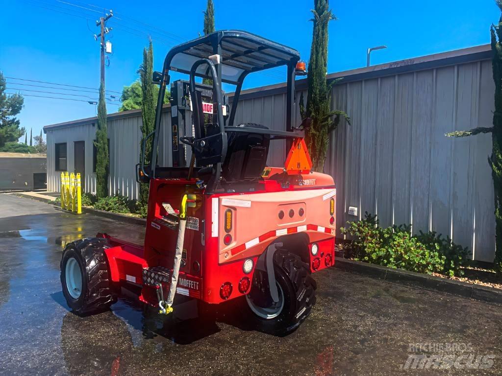 Moffett M55 Chariot élevateur pour camion