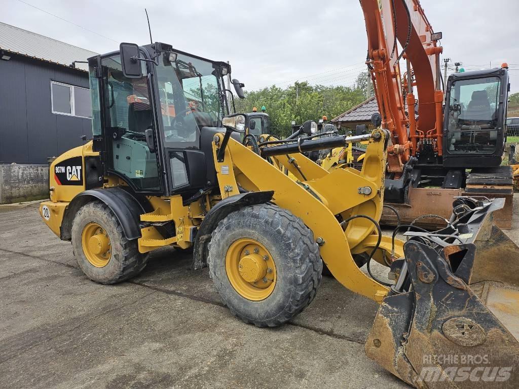 CAT 907M Chargeuse sur pneus